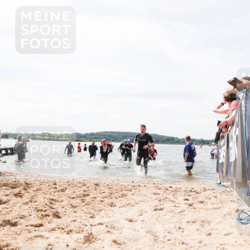 21.06.2026 - Viking Triathlon Michael Strokosch http://msf.ph/oto/9827654 21.06.2026 10:46:37 Schwimmen 156, 260, 363, 388, 414, 650, 654 meine-sportfotos.de