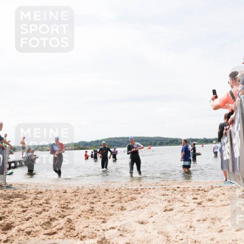 21.06.2026 - Viking Triathlon Michael Strokosch http://msf.ph/oto/9827842 21.06.2026 10:47:41 Schwimmen 56, 297, 304, 469, 554, 571 meine-sportfotos.de