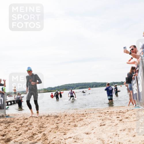 21.06.2026 - Viking Triathlon Michael Strokosch http://msf.ph/oto/9827861 21.06.2026 10:47:47 Schwimmen 56, 297, 554, 574 meine-sportfotos.de