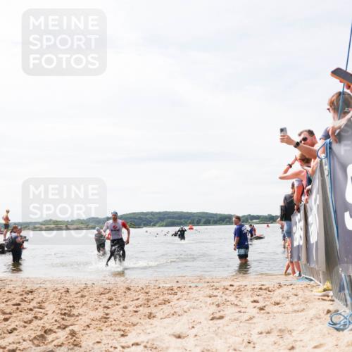 21.06.2026 - Viking Triathlon Michael Strokosch http://msf.ph/oto/9827872 21.06.2026 10:47:51 Schwimmen 56, 60, 574 meine-sportfotos.de