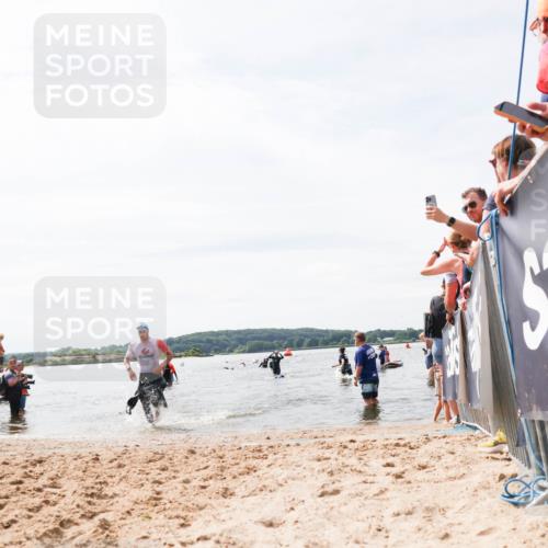21.06.2026 - Viking Triathlon Michael Strokosch http://msf.ph/oto/9827874 21.06.2026 10:47:51 Schwimmen 56, 60, 574 meine-sportfotos.de