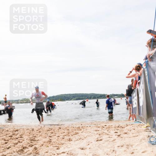 21.06.2026 - Viking Triathlon Michael Strokosch http://msf.ph/oto/9827876 21.06.2026 10:47:52 Schwimmen 56, 60, 574 meine-sportfotos.de