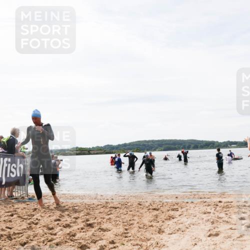 21.06.2026 - Viking Triathlon Michael Strokosch http://msf.ph/oto/9828195 21.06.2026 10:49:38 Schwimmen 206, 463, 483 meine-sportfotos.de