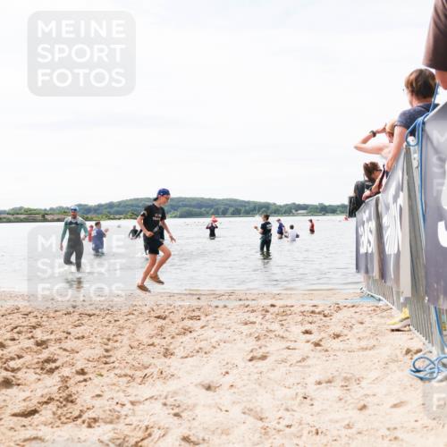 21.06.2026 - Viking Triathlon Michael Strokosch http://msf.ph/oto/9828375 21.06.2026 10:50:41 Schwimmen 261, 295, 416 meine-sportfotos.de