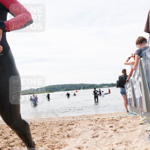21.06.2026 - Viking Triathlon Michael Strokosch http://msf.ph/oto/9828450 21.06.2026 10:51:07 Schwimmen 66, 76, 184 meine-sportfotos.de