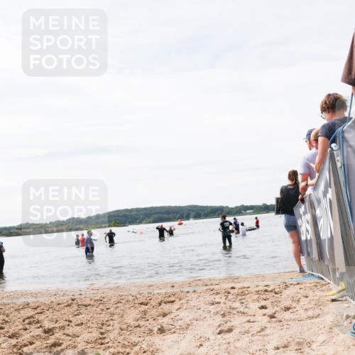 21.06.2026 - Viking Triathlon Michael Strokosch http://msf.ph/oto/9828455 21.06.2026 10:51:08 Schwimmen 66, 76, 184 meine-sportfotos.de
