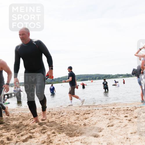 21.06.2026 - Viking Triathlon Michael Strokosch http://msf.ph/oto/9828538 21.06.2026 10:51:36 Schwimmen 335, 609, 628 meine-sportfotos.de