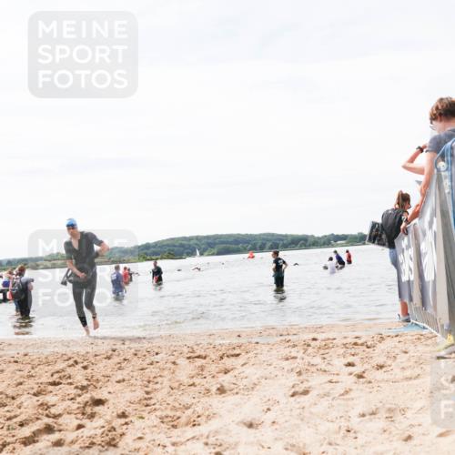 21.06.2026 - Viking Triathlon Michael Strokosch http://msf.ph/oto/9828683 21.06.2026 10:52:25 Schwimmen 40, 222 meine-sportfotos.de
