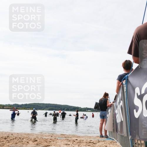 21.06.2026 - Viking Triathlon Michael Strokosch http://msf.ph/oto/9829036 21.06.2026 10:54:23 Schwimmen 557 meine-sportfotos.de