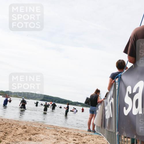 21.06.2026 - Viking Triathlon Michael Strokosch http://msf.ph/oto/9829037 21.06.2026 10:54:24 Schwimmen 427, 557 meine-sportfotos.de