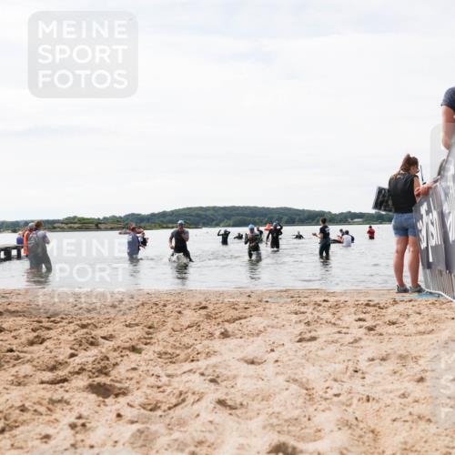 21.06.2026 - Viking Triathlon Michael Strokosch http://msf.ph/oto/9829040 21.06.2026 10:54:25 Schwimmen 427, 557 meine-sportfotos.de