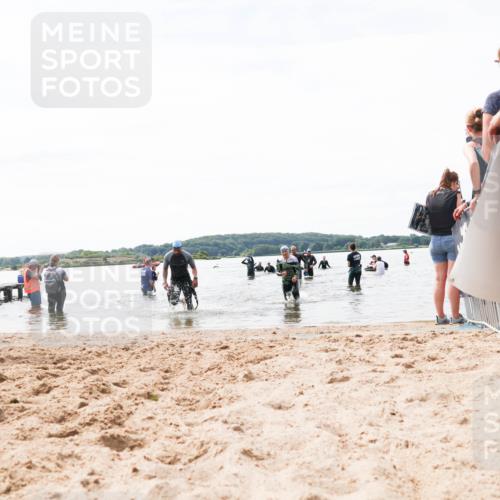 21.06.2026 - Viking Triathlon Michael Strokosch http://msf.ph/oto/9829050 21.06.2026 10:54:28 Schwimmen 427, 557 meine-sportfotos.de
