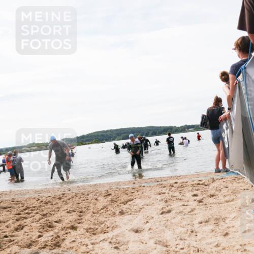 21.06.2026 - Viking Triathlon Michael Strokosch http://msf.ph/oto/9829055 21.06.2026 10:54:30 Schwimmen 427, 557 meine-sportfotos.de