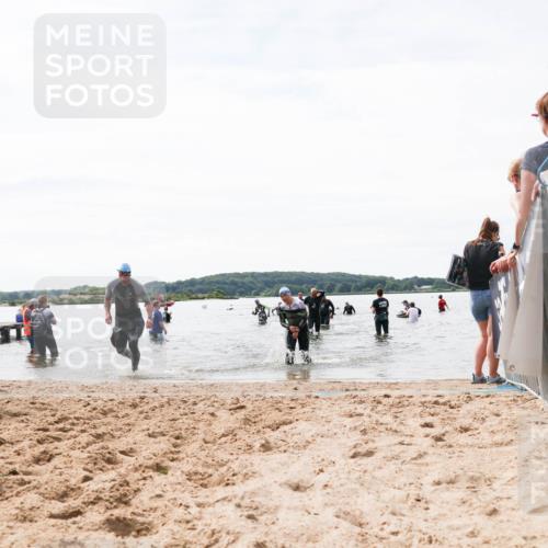 21.06.2026 - Viking Triathlon Michael Strokosch http://msf.ph/oto/9829056 21.06.2026 10:54:30 Schwimmen 427, 557 meine-sportfotos.de