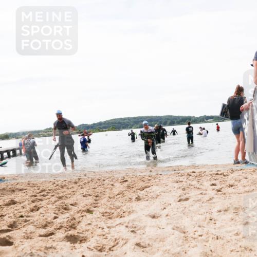21.06.2026 - Viking Triathlon Michael Strokosch http://msf.ph/oto/9829057 21.06.2026 10:54:30 Schwimmen 427, 557 meine-sportfotos.de