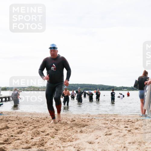 21.06.2026 - Viking Triathlon Michael Strokosch http://msf.ph/oto/9829108 21.06.2026 10:54:47 Schwimmen 275, 413, 424, 504, 613 meine-sportfotos.de
