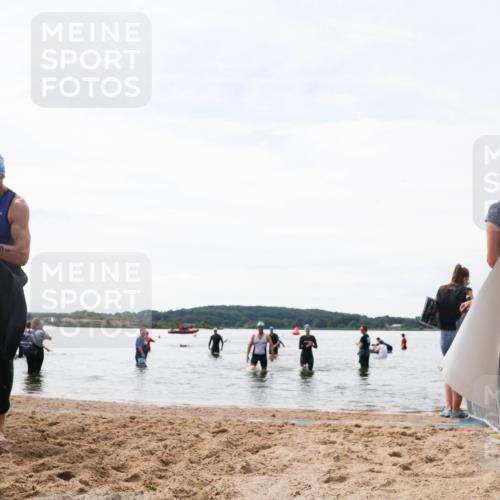 21.06.2026 - Viking Triathlon Michael Strokosch http://msf.ph/oto/9829185 21.06.2026 10:55:13 Schwimmen 160, 566 meine-sportfotos.de