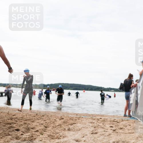 21.06.2026 - Viking Triathlon Michael Strokosch http://msf.ph/oto/9829218 21.06.2026 10:55:24 Schwimmen 305, 344, 561, 566 meine-sportfotos.de