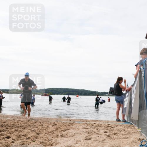 21.06.2026 - Viking Triathlon Michael Strokosch http://msf.ph/oto/9829228 21.06.2026 10:55:27 Schwimmen 305, 344, 561, 566 meine-sportfotos.de