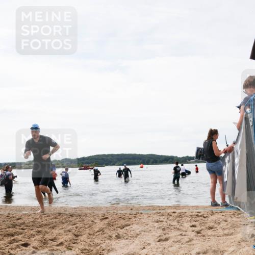 21.06.2026 - Viking Triathlon Michael Strokosch http://msf.ph/oto/9829229 21.06.2026 10:55:28 Schwimmen 305, 344, 561 meine-sportfotos.de