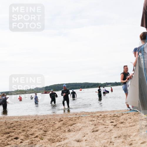 21.06.2026 - Viking Triathlon Michael Strokosch http://msf.ph/oto/9829260 21.06.2026 10:55:38 Schwimmen 81, 417, 561 meine-sportfotos.de