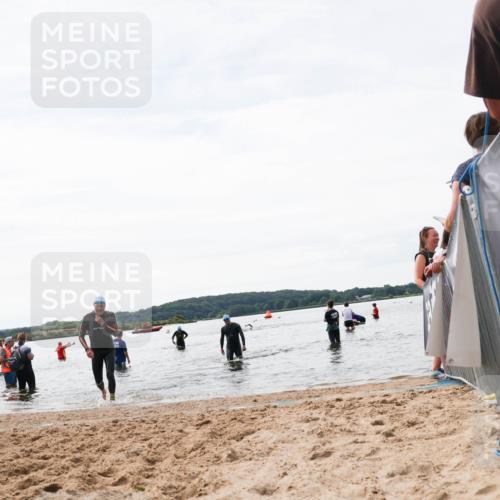 21.06.2026 - Viking Triathlon Michael Strokosch http://msf.ph/oto/9829277 21.06.2026 10:55:44 Schwimmen 77, 81, 417 meine-sportfotos.de