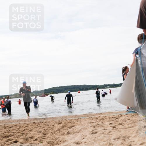 21.06.2026 - Viking Triathlon Michael Strokosch http://msf.ph/oto/9829279 21.06.2026 10:55:44 Schwimmen 77, 81, 417 meine-sportfotos.de