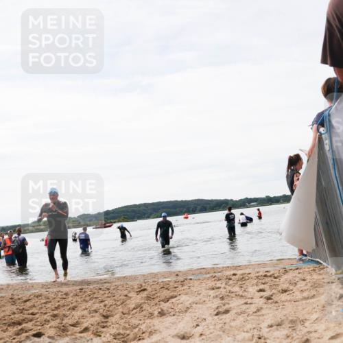21.06.2026 - Viking Triathlon Michael Strokosch http://msf.ph/oto/9829280 21.06.2026 10:55:45 Schwimmen 77, 81, 417 meine-sportfotos.de