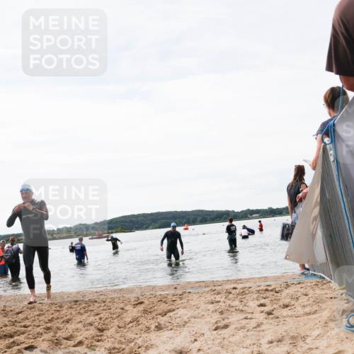 21.06.2026 - Viking Triathlon Michael Strokosch http://msf.ph/oto/9829281 21.06.2026 10:55:46 Schwimmen 77, 81, 417 meine-sportfotos.de