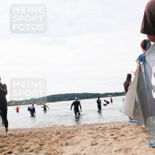 21.06.2026 - Viking Triathlon Michael Strokosch http://msf.ph/oto/9829283 21.06.2026 10:55:46 Schwimmen 77, 81, 417 meine-sportfotos.de