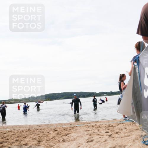 21.06.2026 - Viking Triathlon Michael Strokosch http://msf.ph/oto/9829288 21.06.2026 10:55:48 Schwimmen 77, 81, 417 meine-sportfotos.de