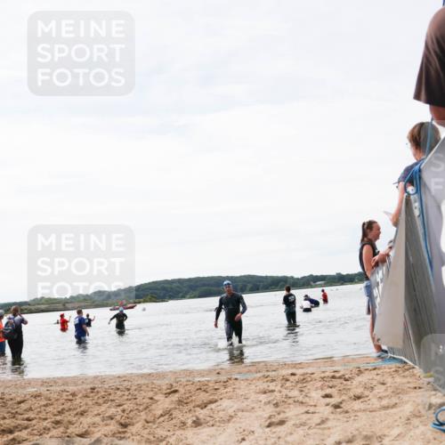 21.06.2026 - Viking Triathlon Michael Strokosch http://msf.ph/oto/9829289 21.06.2026 10:55:48 Schwimmen 77, 81, 417 meine-sportfotos.de