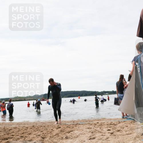 21.06.2026 - Viking Triathlon Michael Strokosch http://msf.ph/oto/9829305 21.06.2026 10:55:54 Schwimmen 77, 264 meine-sportfotos.de