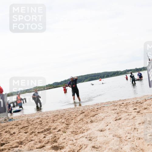 21.06.2026 - Viking Triathlon Michael Strokosch http://msf.ph/oto/9829796 21.06.2026 10:58:50 Schwimmen 141 meine-sportfotos.de