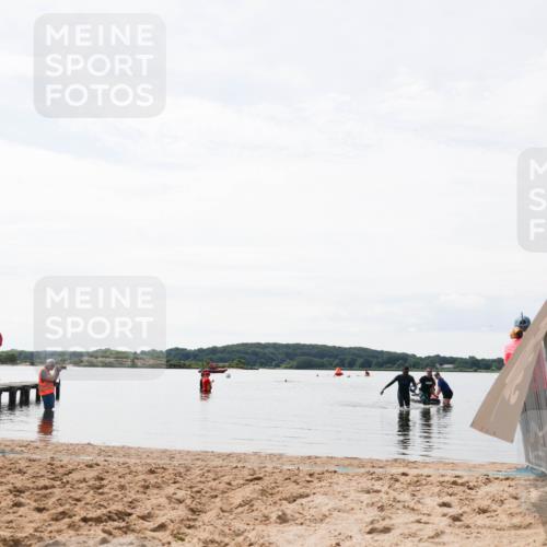 21.06.2026 - Viking Triathlon Michael Strokosch http://msf.ph/oto/9830035 21.06.2026 11:01:01 Schwimmen 71 meine-sportfotos.de
