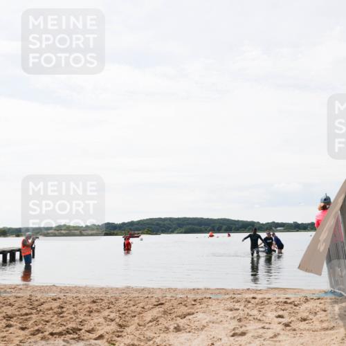 21.06.2026 - Viking Triathlon Michael Strokosch http://msf.ph/oto/9830036 21.06.2026 11:01:01 Schwimmen 71 meine-sportfotos.de