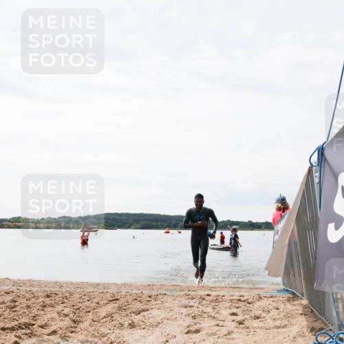 21.06.2026 - Viking Triathlon Michael Strokosch http://msf.ph/oto/9830058 21.06.2026 11:01:09 Schwimmen 71 meine-sportfotos.de