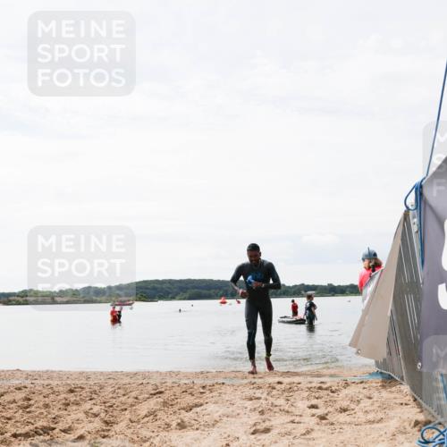 21.06.2026 - Viking Triathlon Michael Strokosch http://msf.ph/oto/9830059 21.06.2026 11:01:09 Schwimmen 71 meine-sportfotos.de