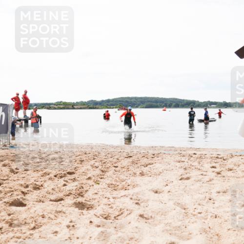 21.06.2026 - Viking Triathlon Michael Strokosch http://msf.ph/oto/9830187 21.06.2026 11:02:52 Schwimmen 379 meine-sportfotos.de
