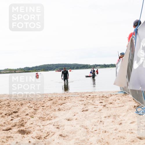 21.06.2026 - Viking Triathlon Michael Strokosch http://msf.ph/oto/9830347 21.06.2026 11:04:13 Schwimmen 421 meine-sportfotos.de