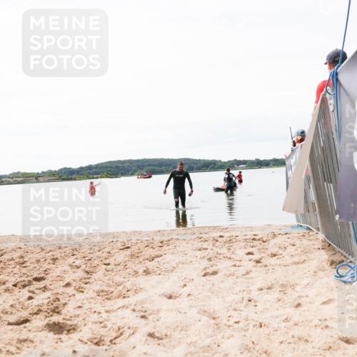 21.06.2026 - Viking Triathlon Michael Strokosch http://msf.ph/oto/9830353 21.06.2026 11:04:15 Schwimmen 421 meine-sportfotos.de
