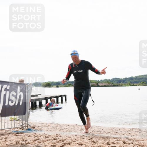 21.06.2026 - Viking Triathlon Michael Strokosch http://msf.ph/oto/9830506 21.06.2026 11:12:42 Schwimmen 70 meine-sportfotos.de