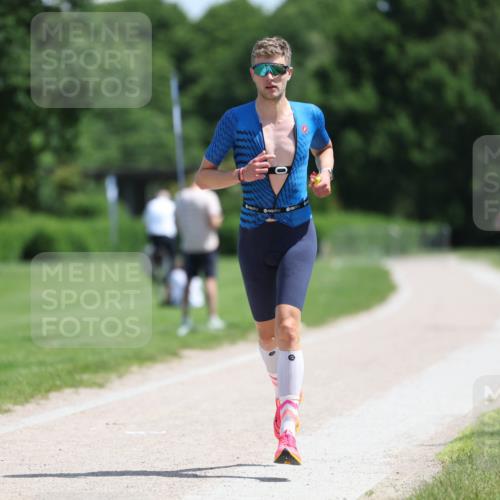21.06.2026 - Viking Triathlon Michael Strokosch http://msf.ph/oto/9831573 21.06.2026 12:36:59 Laufen 31, 371, 575 meine-sportfotos.de