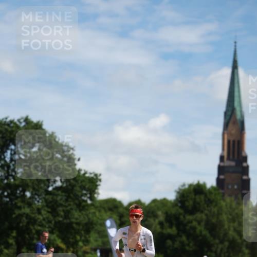21.06.2026 - Viking Triathlon Michael Strokosch http://msf.ph/oto/9831608 21.06.2026 12:42:15 Laufen 8 meine-sportfotos.de