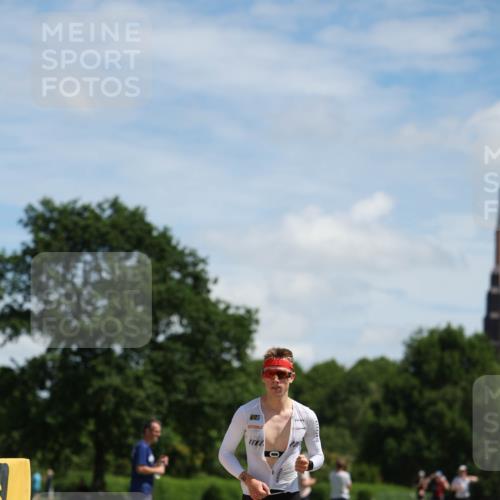 21.06.2026 - Viking Triathlon Michael Strokosch http://msf.ph/oto/9831609 21.06.2026 12:42:16 Laufen 8 meine-sportfotos.de