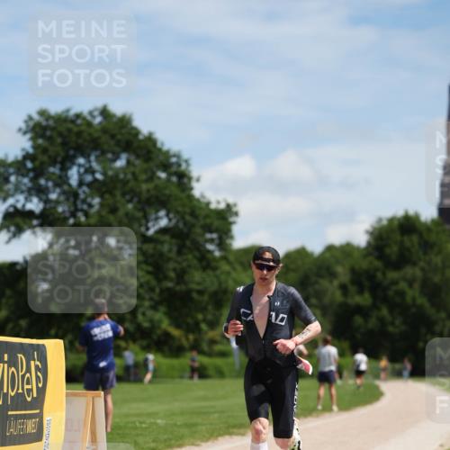 21.06.2026 - Viking Triathlon Michael Strokosch http://msf.ph/oto/9831762 21.06.2026 12:45:47 Laufen 565 meine-sportfotos.de