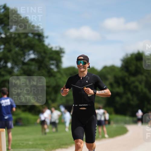 21.06.2026 - Viking Triathlon Michael Strokosch http://msf.ph/oto/9832063 21.06.2026 12:53:38 Laufen 446 meine-sportfotos.de