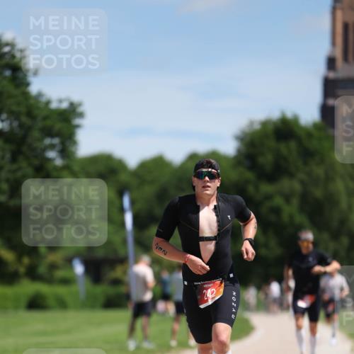21.06.2026 - Viking Triathlon Michael Strokosch http://msf.ph/oto/9832333 21.06.2026 12:59:46 Laufen 242, 551 meine-sportfotos.de