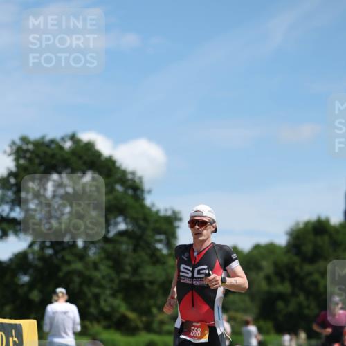 21.06.2026 - Viking Triathlon Michael Strokosch http://msf.ph/oto/9832449 21.06.2026 13:01:14 Laufen 328, 568 meine-sportfotos.de