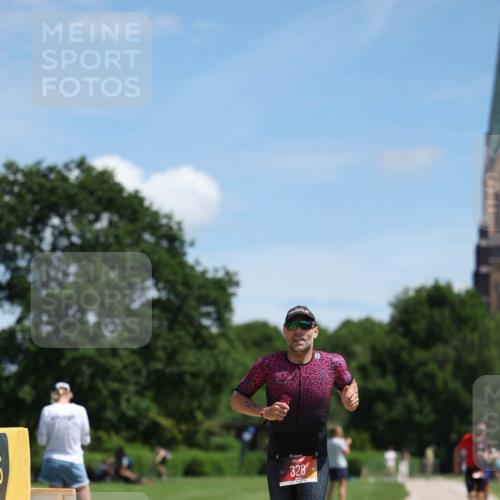 21.06.2026 - Viking Triathlon Michael Strokosch http://msf.ph/oto/9832460 21.06.2026 13:01:18 Laufen 200, 328, 537, 568 meine-sportfotos.de